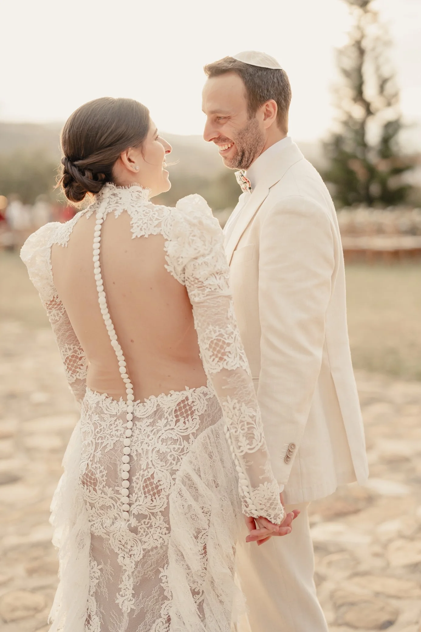 Vestido de encaje de la novia